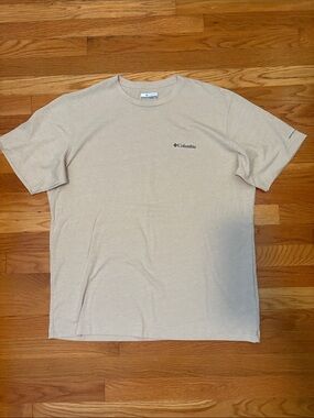 Columbia Men's Short Sleeve Crew Tee in Beige